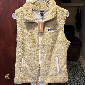 New Women’s Patagonia Los Gatos Vest-Size Large BNWT so soft!